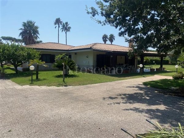 casa indipendente in vendita a Sabaudia