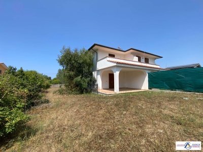 casa indipendente in vendita a Sabaudia