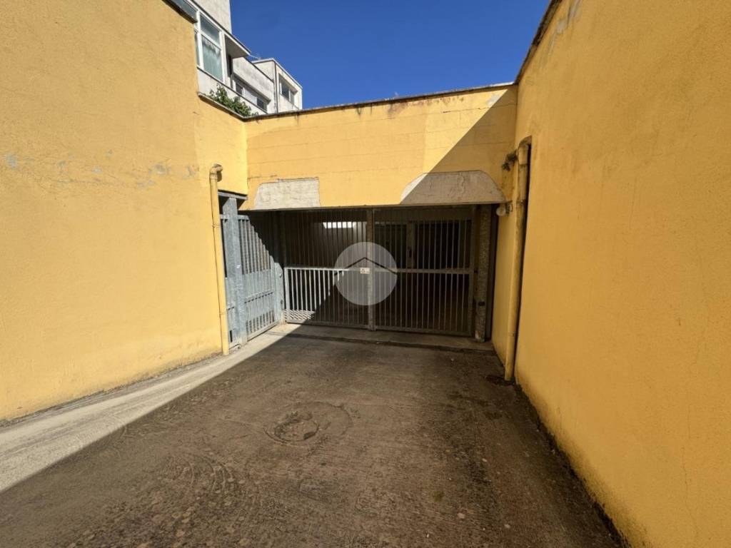 locale di sgombero in vendita a Sabaudia