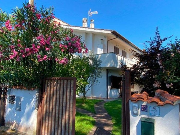 casa indipendente in vendita a Sabaudia in zona Bella Farnia