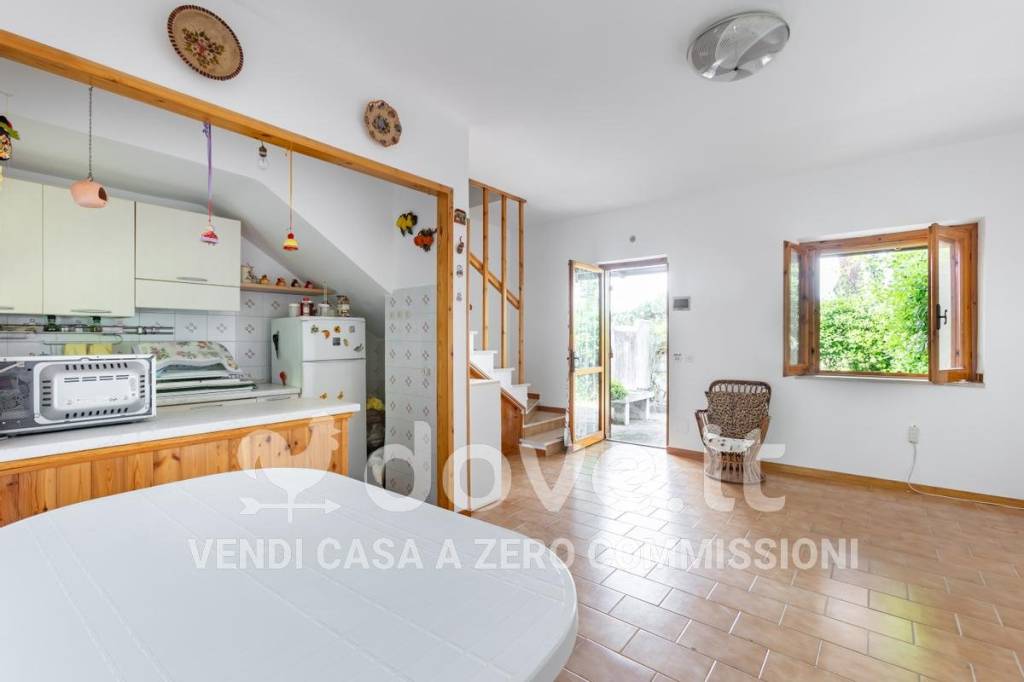 casa indipendente in vendita a Sabaudia in zona Bella Farnia