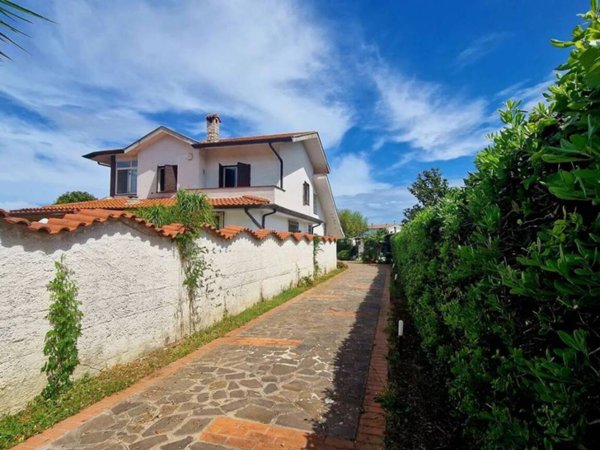 casa indipendente in vendita a Sabaudia