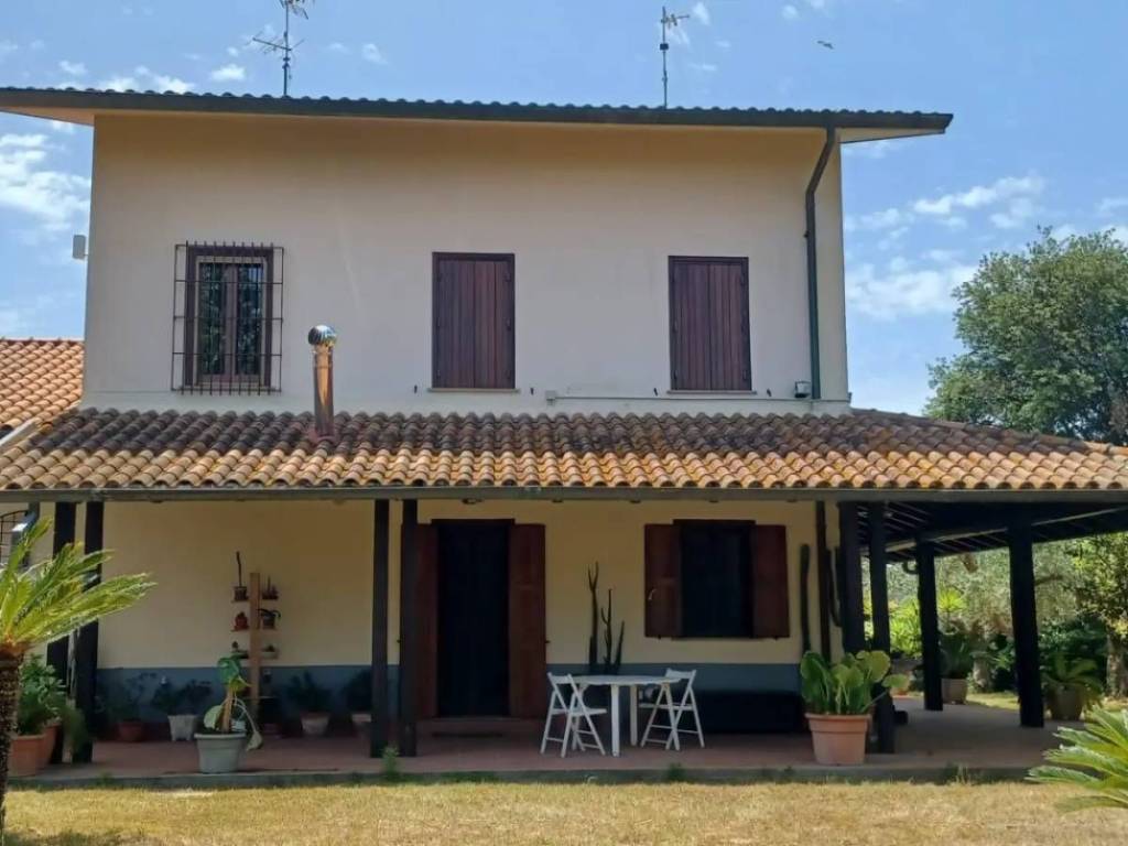 casa indipendente in vendita a Sabaudia