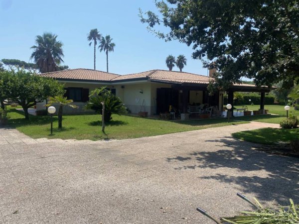 casa indipendente in vendita a Sabaudia