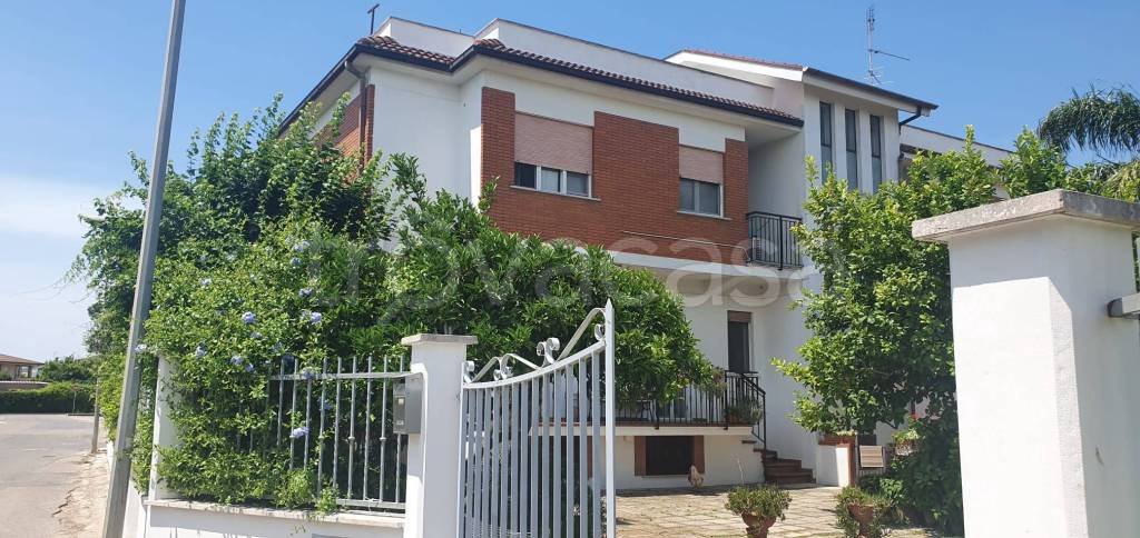 casa indipendente in vendita a Sabaudia