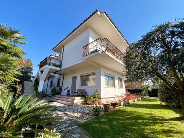 casa indipendente in vendita a Sabaudia