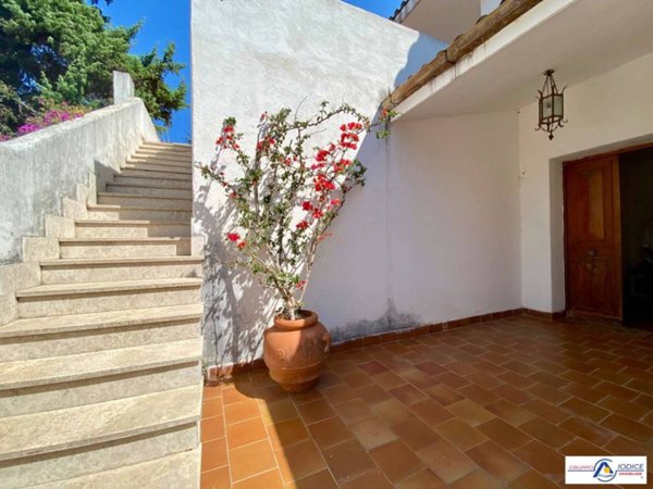 casa indipendente in vendita a Sabaudia