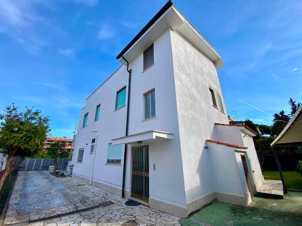 appartamento in vendita a Sabaudia