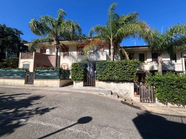 casa indipendente in vendita a Sabaudia