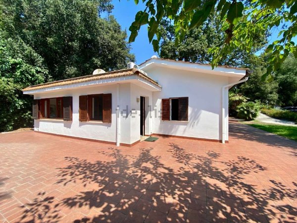 casa indipendente in vendita a Sabaudia
