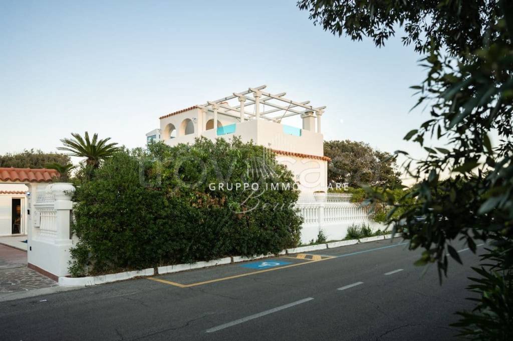 casa indipendente in vendita a Sabaudia