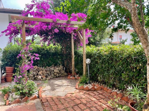 casa indipendente in vendita a Sabaudia