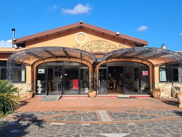 negozio in vendita a Sabaudia