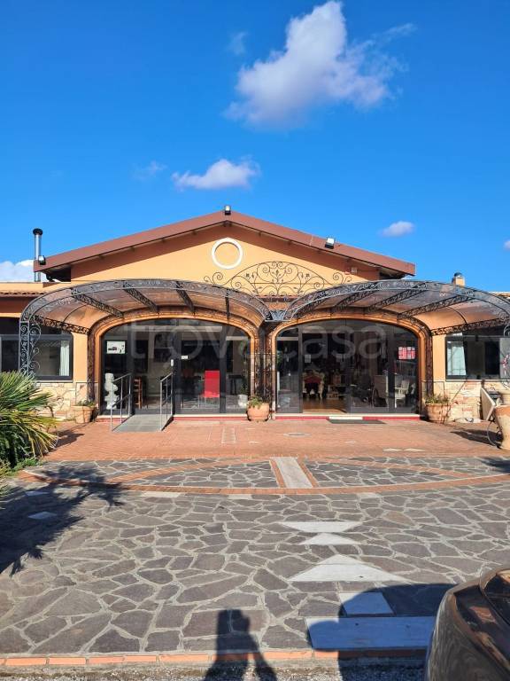 negozio in vendita a Sabaudia