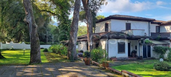 casa indipendente in vendita a Sabaudia in zona Baia d'Argento