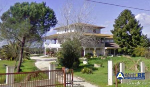 intera palazzina in vendita a Sabaudia