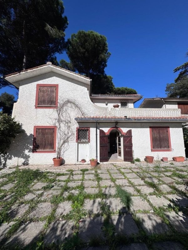 casa indipendente in vendita a Sabaudia