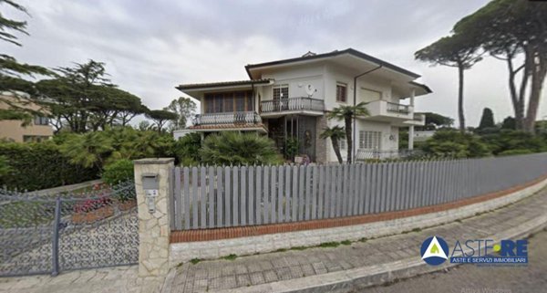 casa indipendente in vendita a Sabaudia