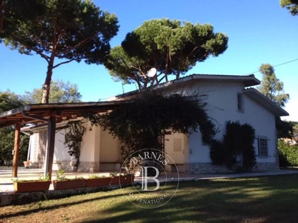 casa indipendente in vendita a Sabaudia