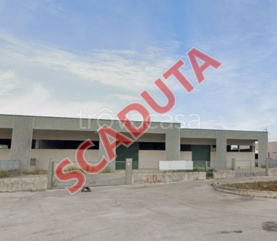 locale commerciale in vendita a Sabaudia