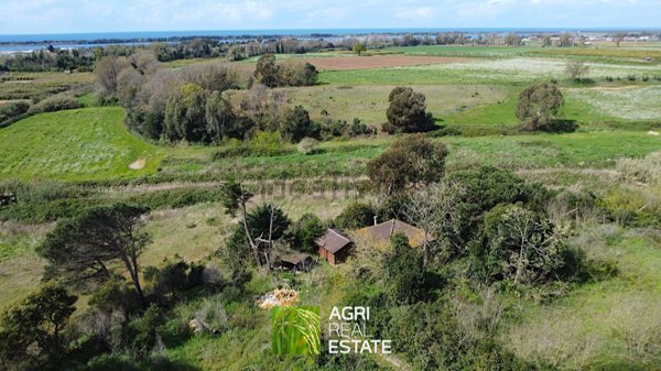 locale di sgombero in vendita a Sabaudia