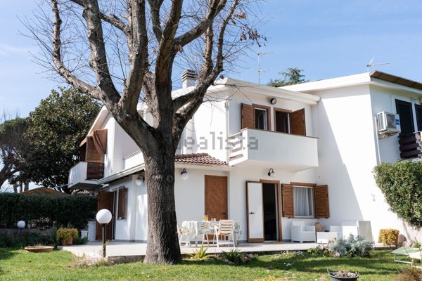 casa indipendente in vendita a Sabaudia