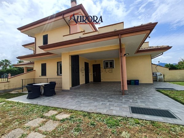 casa indipendente in vendita a Sabaudia