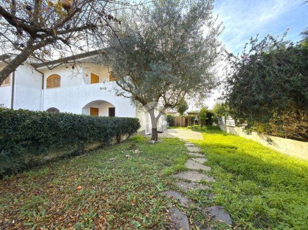 casa indipendente in vendita a Sabaudia in zona Bella Farnia