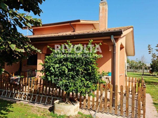 casa indipendente in vendita a Sabaudia