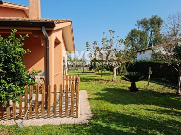 casa indipendente in vendita a Sabaudia