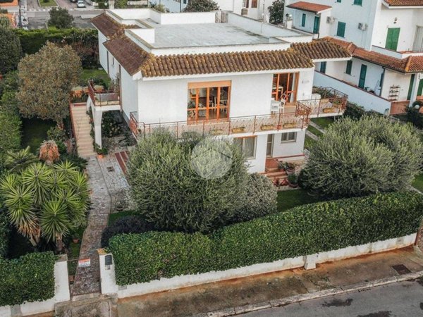 casa indipendente in vendita a Sabaudia