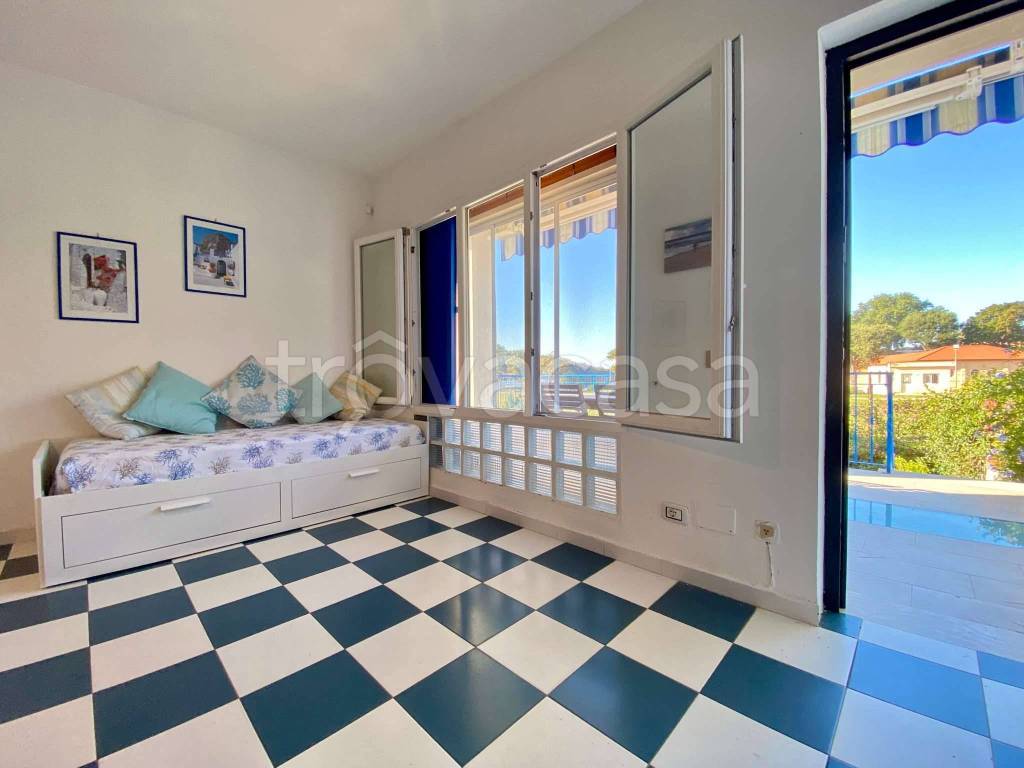 casa indipendente in vendita a Sabaudia