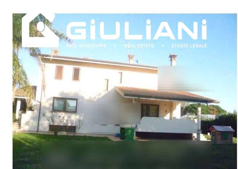 casa indipendente in vendita a Sabaudia