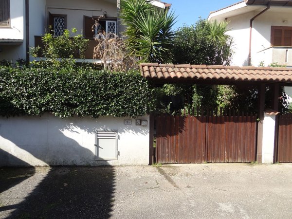 casa indipendente in vendita a Sabaudia