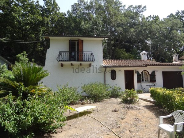 casa indipendente in vendita a Sabaudia in zona Baia d'Argento