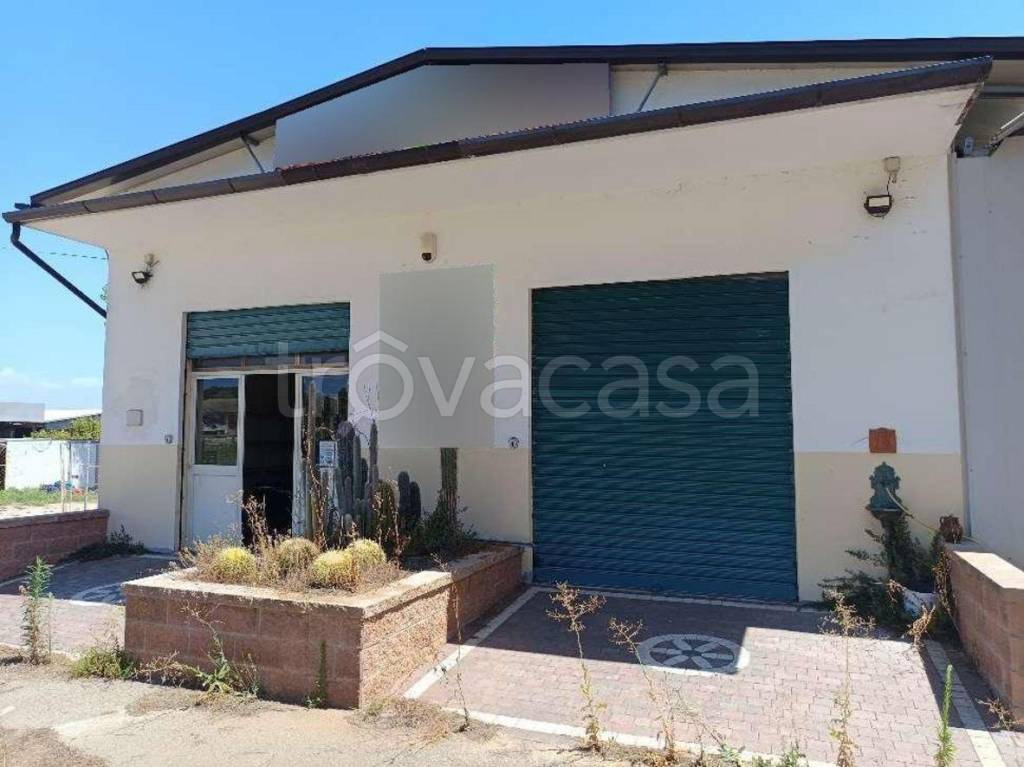 locale commerciale in vendita a Sabaudia