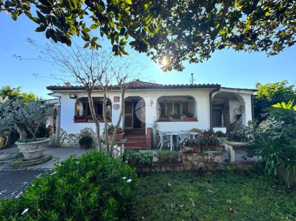 casa indipendente in vendita a Sabaudia