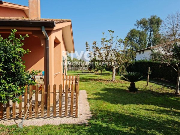 casa indipendente in vendita a Sabaudia