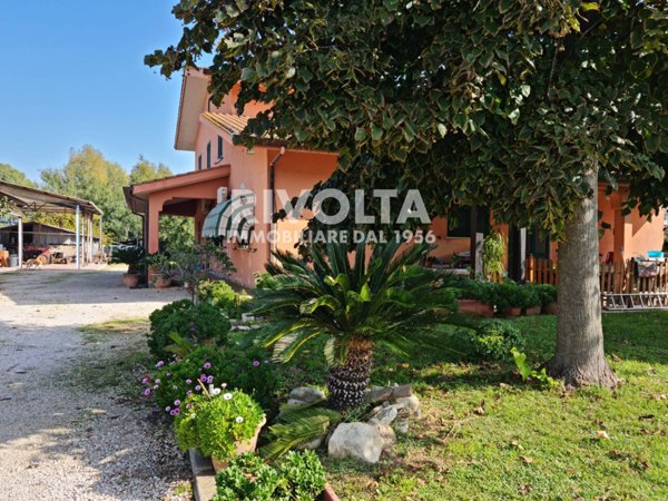 casa indipendente in vendita a Sabaudia