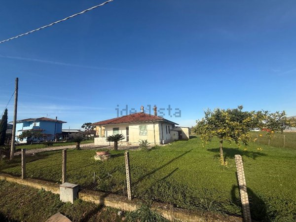 casa indipendente in vendita a Sabaudia