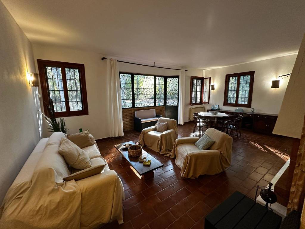 casa indipendente in vendita a Sabaudia in zona Baia d'Argento