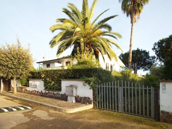 casa indipendente in vendita a Sabaudia in zona Bella Farnia