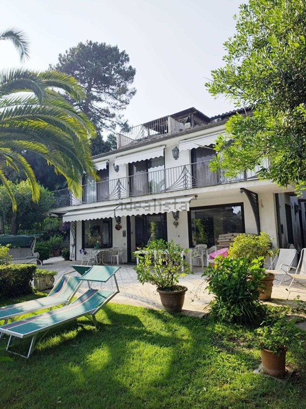 casa indipendente in vendita a Sabaudia