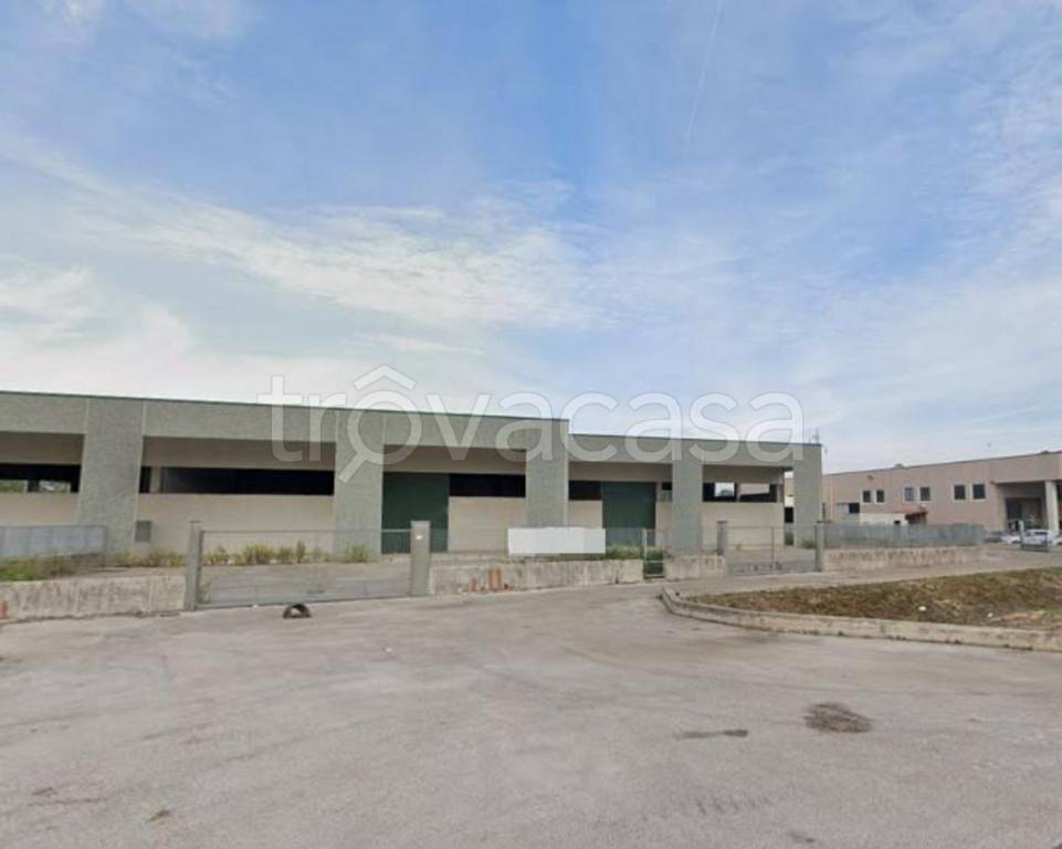 locale commerciale in vendita a Sabaudia