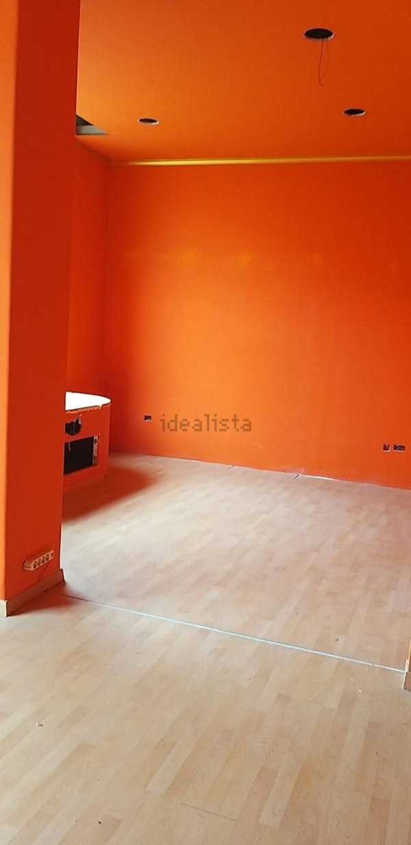 locale commerciale in vendita a Sabaudia