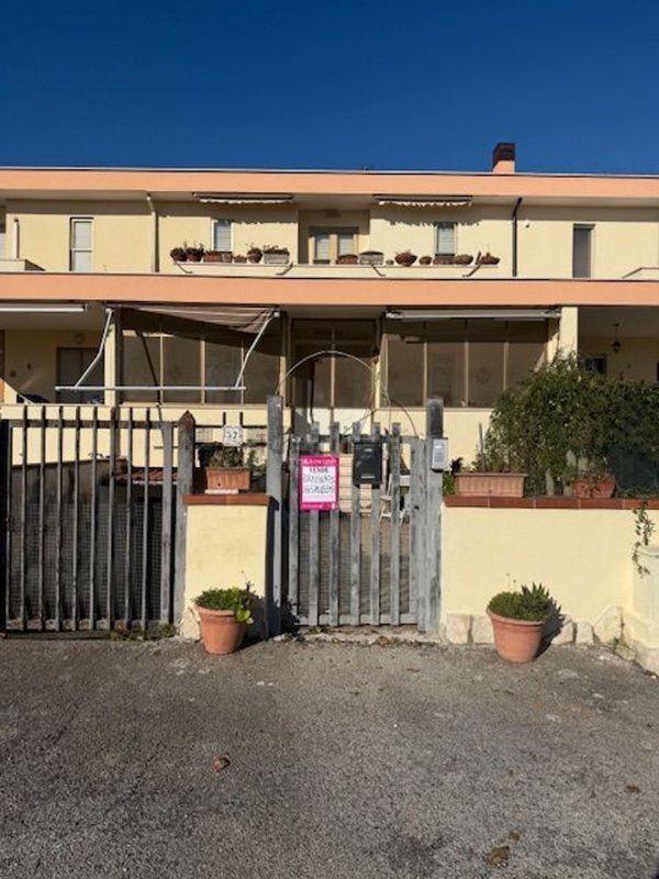 casa indipendente in vendita a Sabaudia