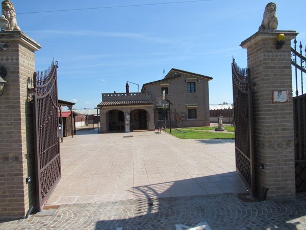 casa indipendente in vendita a Sabaudia