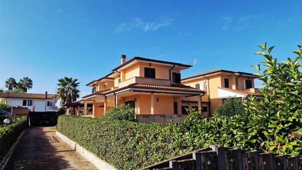 casa indipendente in vendita a Sabaudia