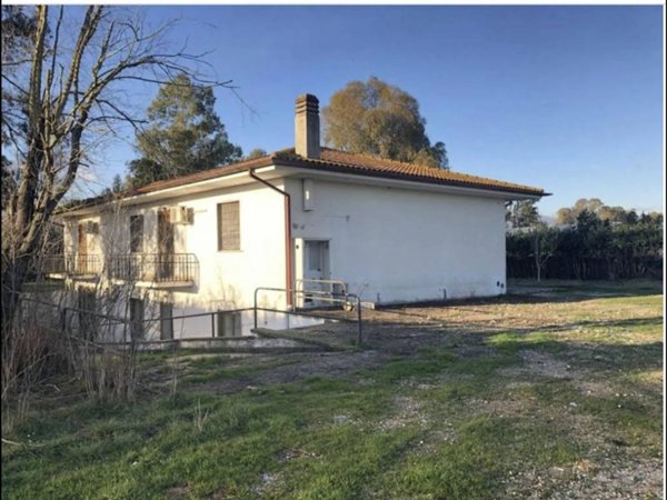 intera palazzina in vendita a Sabaudia