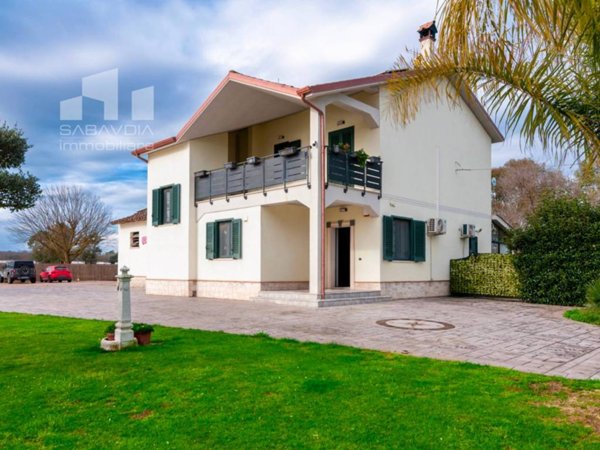 casa indipendente in vendita a Sabaudia